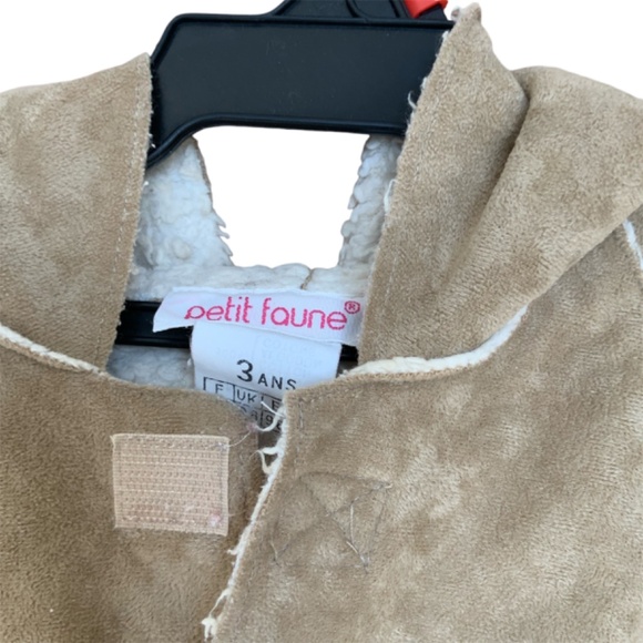 FAUX SUADE JACKET SZ: 3T W/ HOOD VELCRO CLOSURE - Picture 4 of 5